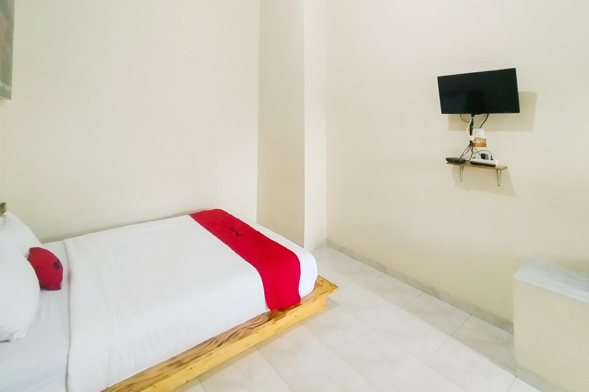 Hotel Reddoorz Syariah At Shakira Alesha Enggal à Bandar Lampung Extérieur photo