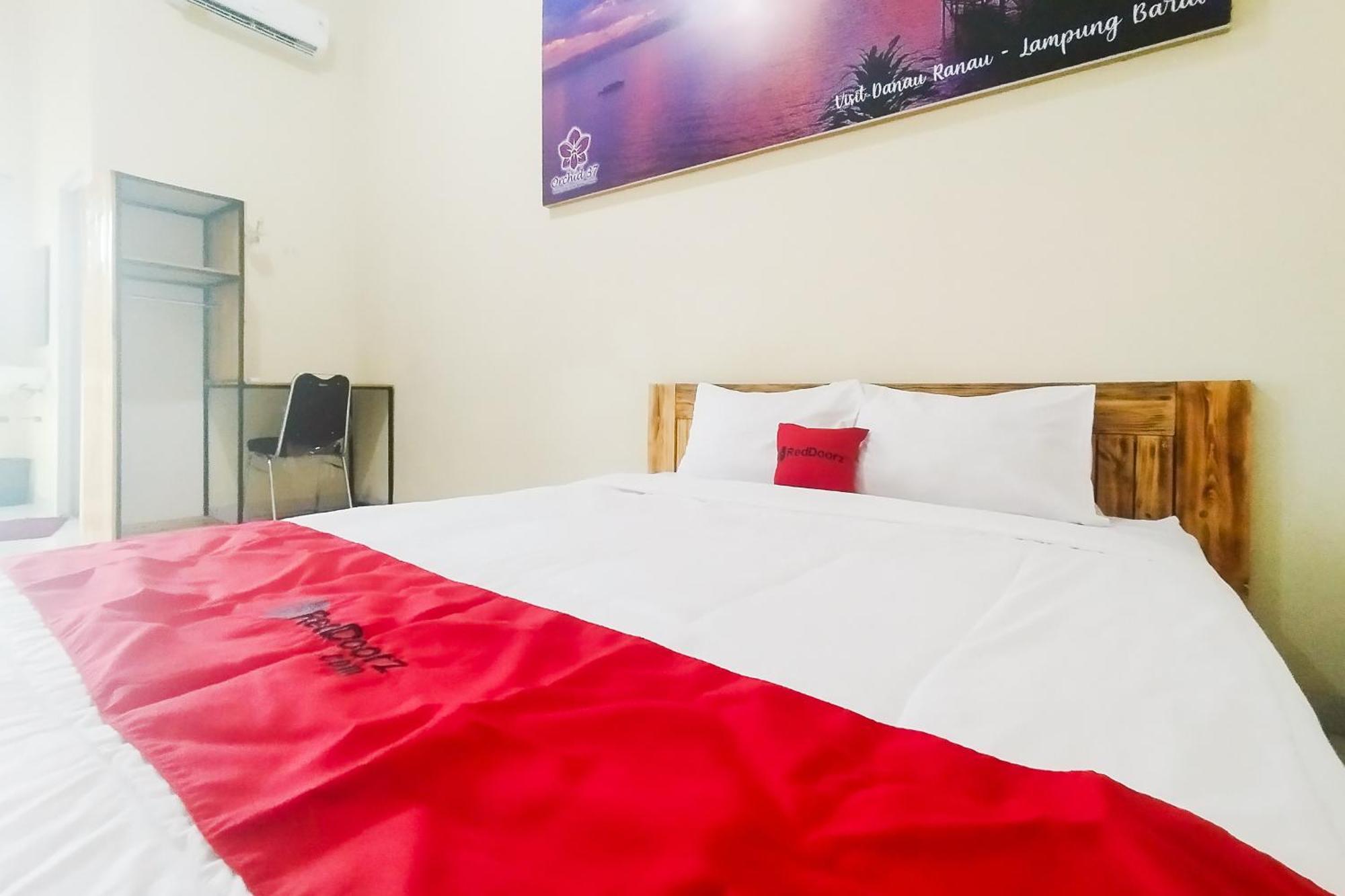 Hotel Reddoorz Syariah At Shakira Alesha Enggal à Bandar Lampung Extérieur photo