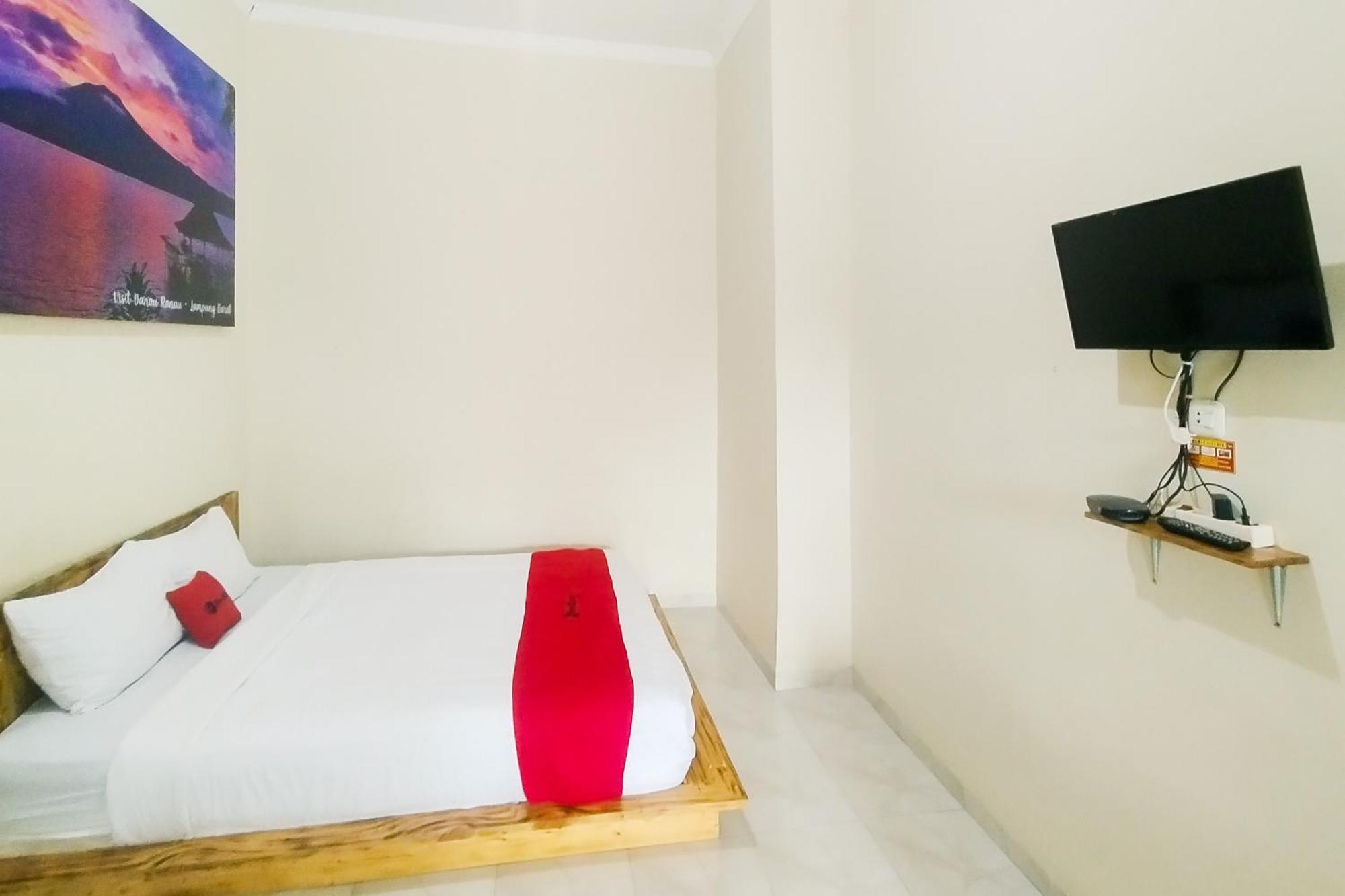 Hotel Reddoorz Syariah At Shakira Alesha Enggal à Bandar Lampung Extérieur photo